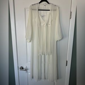 RYA COLLECTION BRIDAL LINGERIE Sz XS Gown /Chemise and Robe